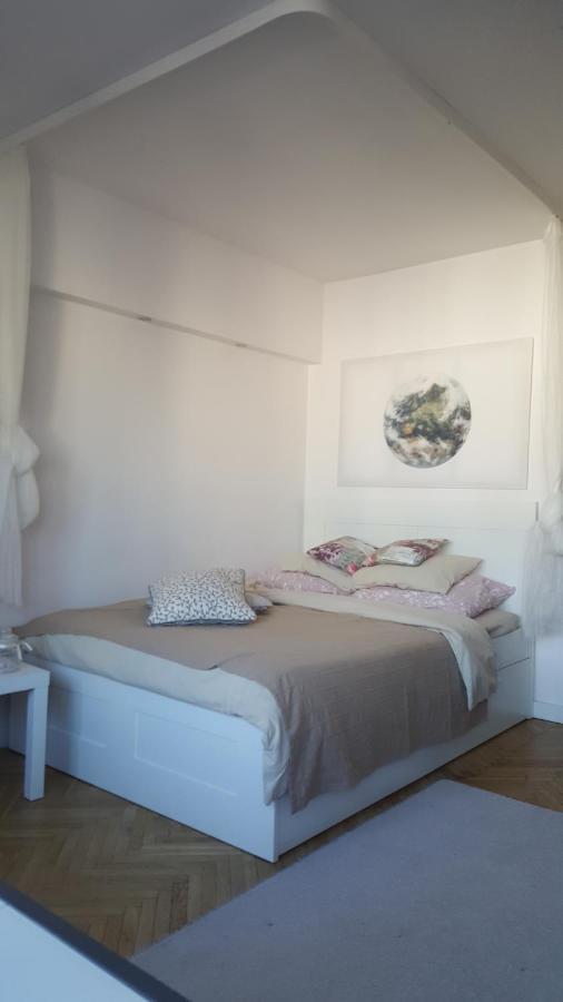 Apartament Chmielna ワルシャワ エクステリア 写真