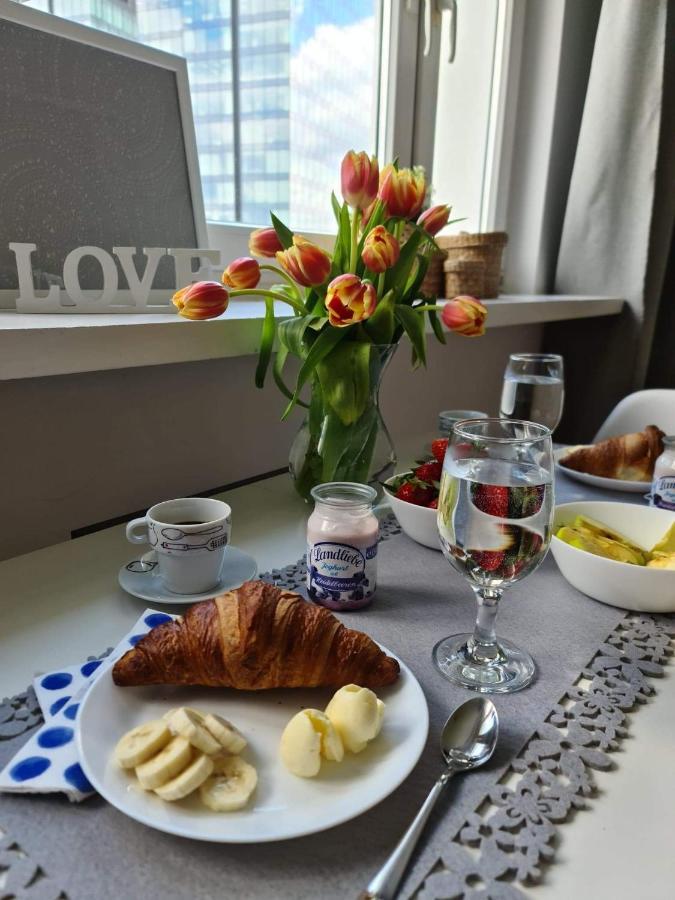 Apartament Chmielna ワルシャワ エクステリア 写真