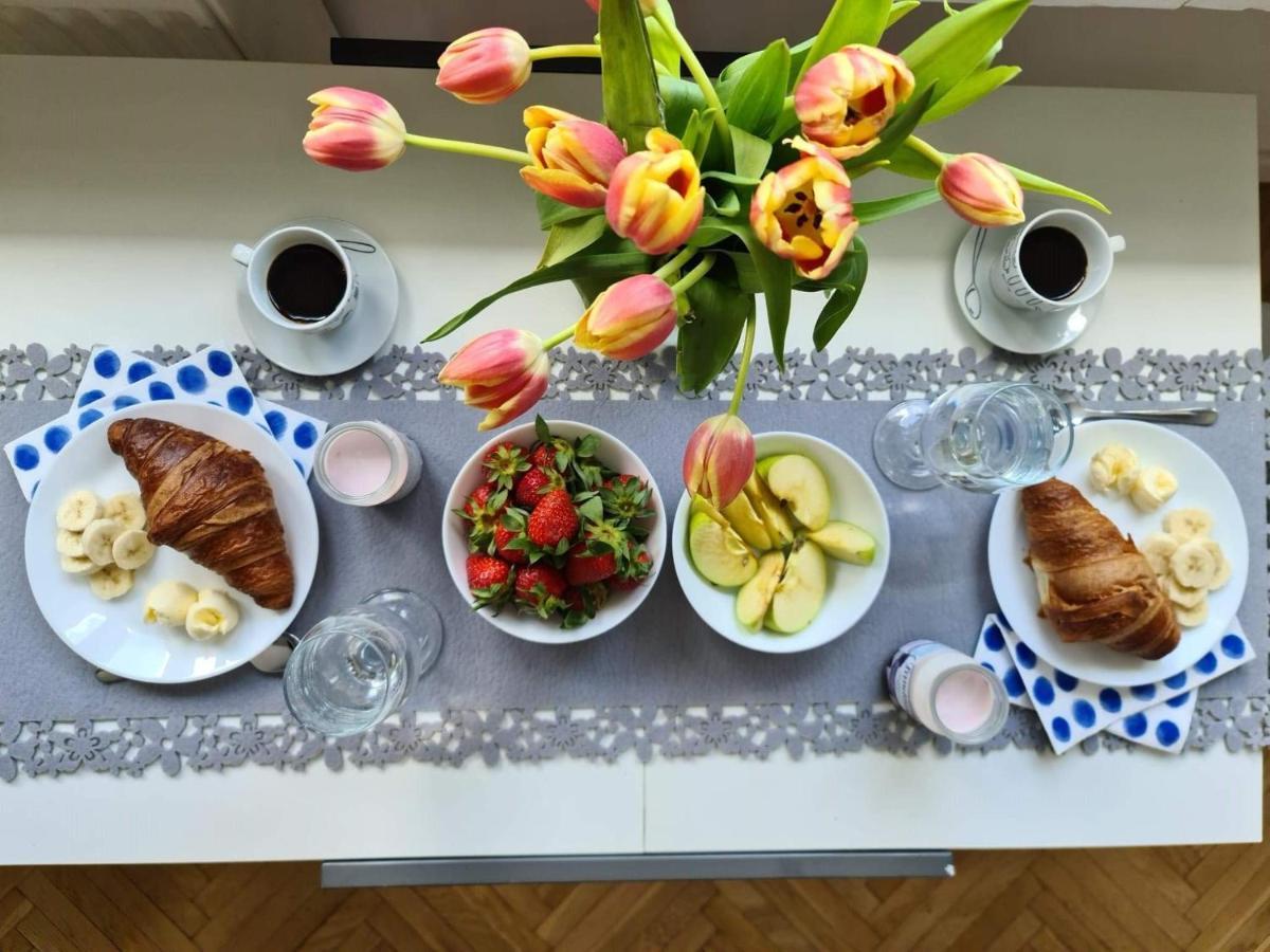 Apartament Chmielna ワルシャワ エクステリア 写真